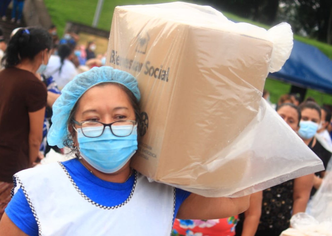 5,000 mujeres que elaboran pupusas y tortillas fueron beneficiadas con paquetes alimentarios 5000-mujeres-que-elaboran-pupusas-y-tortillas-fueron-beneficiadas-con-paquetes-alimentarios